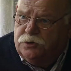 Huisbaas Bob 5 euros.. Op je muil gauw